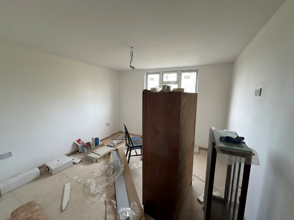 Lot: 127 - FOUR-BEDROOM DETACHED HOUSE IN NEED OF WORKS - Bedroom located on the first floor